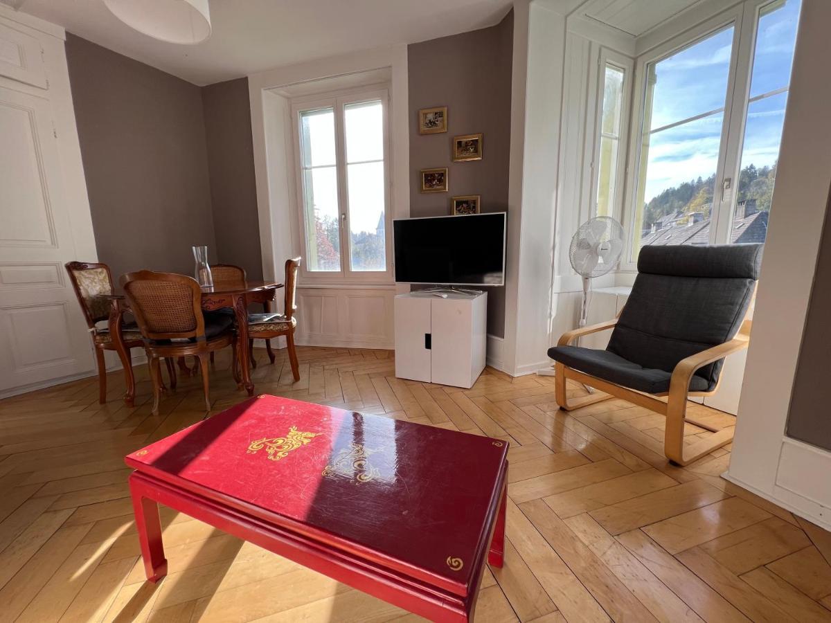 Le Locle : Bel Appartement Chaleureux Luaran gambar