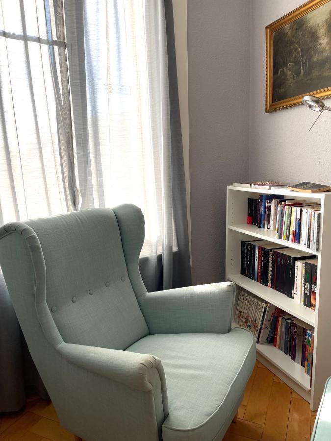 Le Locle : Bel Appartement Chaleureux Luaran gambar