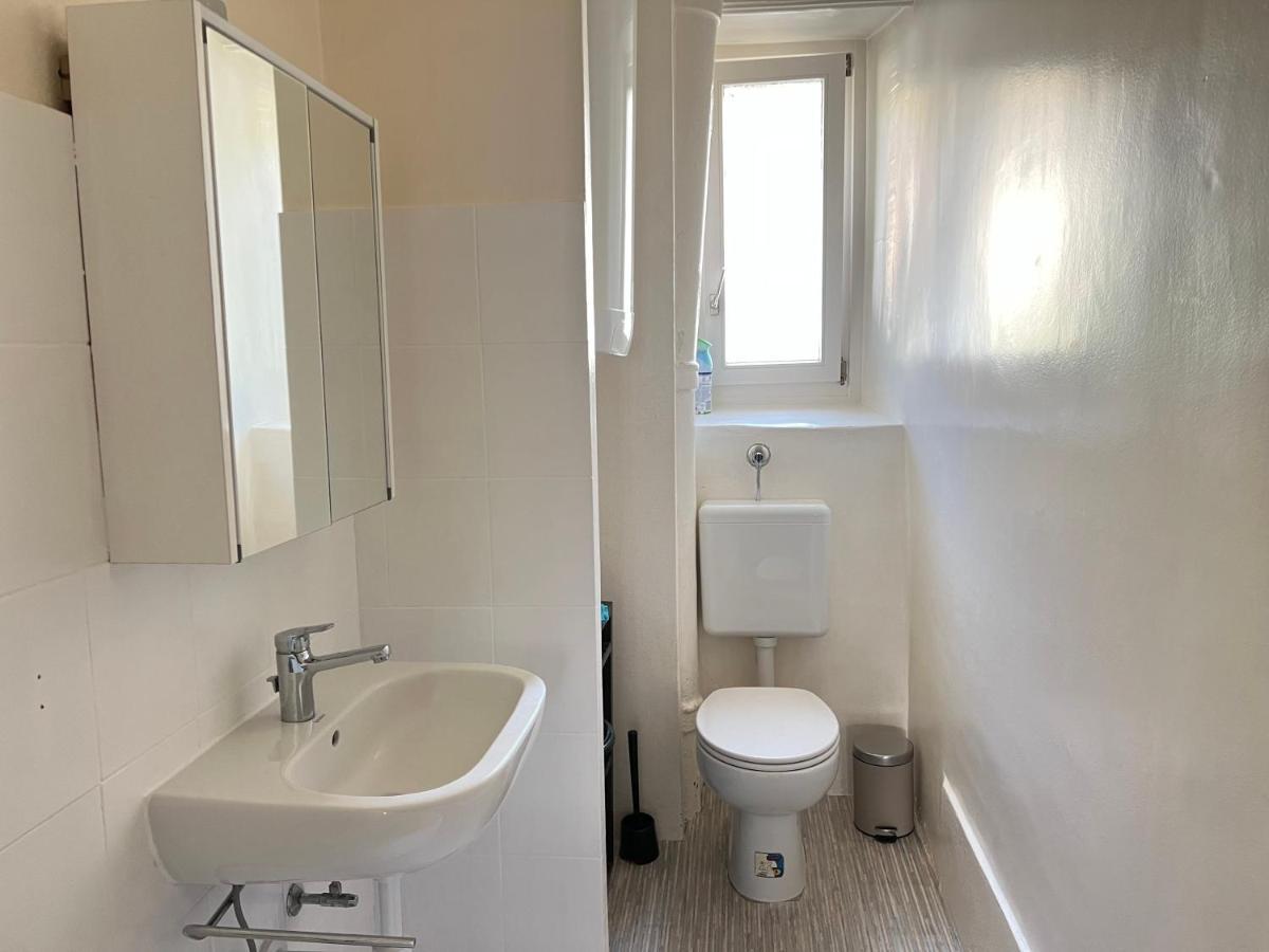 Le Locle : Bel Appartement Chaleureux Luaran gambar